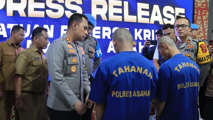 Kapolres Asahan AKBP Afdhal Junaidi saat merilis kasus pembacokan pengamen.