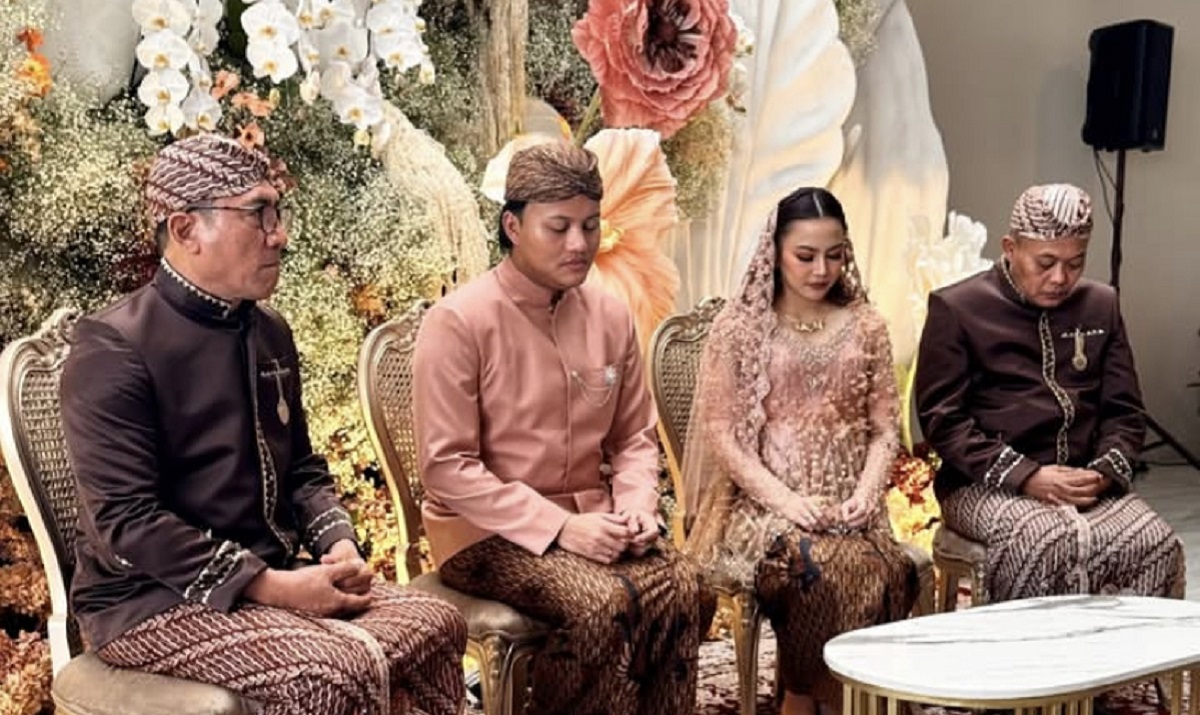 Pasangan Mahalini dan Rizky Febian menggelar acara tasyakuran untuk mendoakan kehamilan Mahalini.