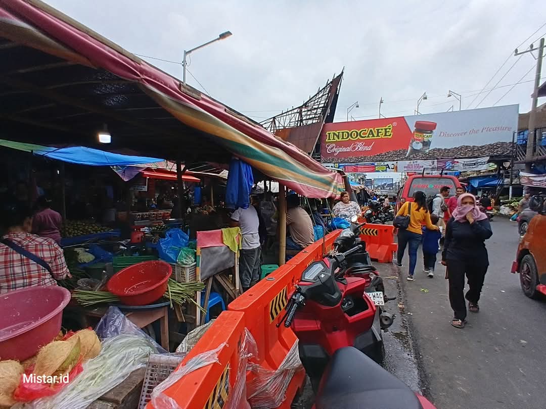 Pedagang eks Gedung IV Pasar Horas di Jalan Merdeka Pematangsiantar.