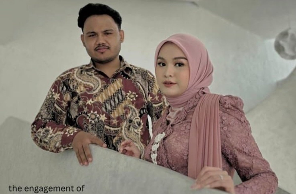 Salma Salsabil bertunangan.