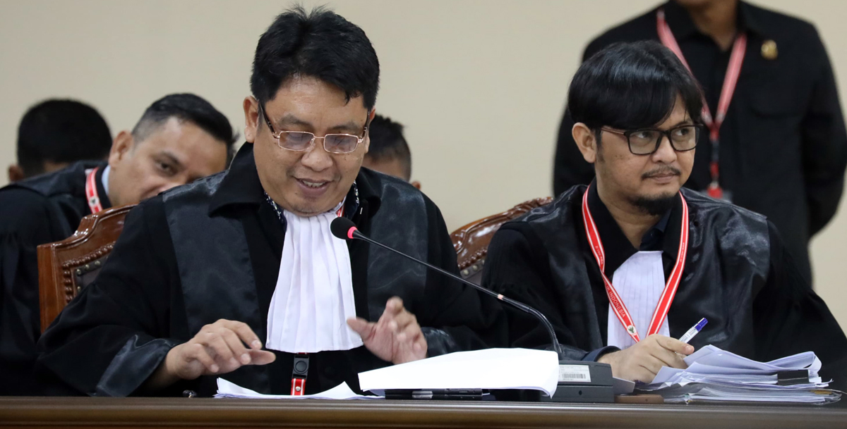 Kuasa Hukum Pemohon Agussyah Ramadani D memberi keterangan dalam sidang.