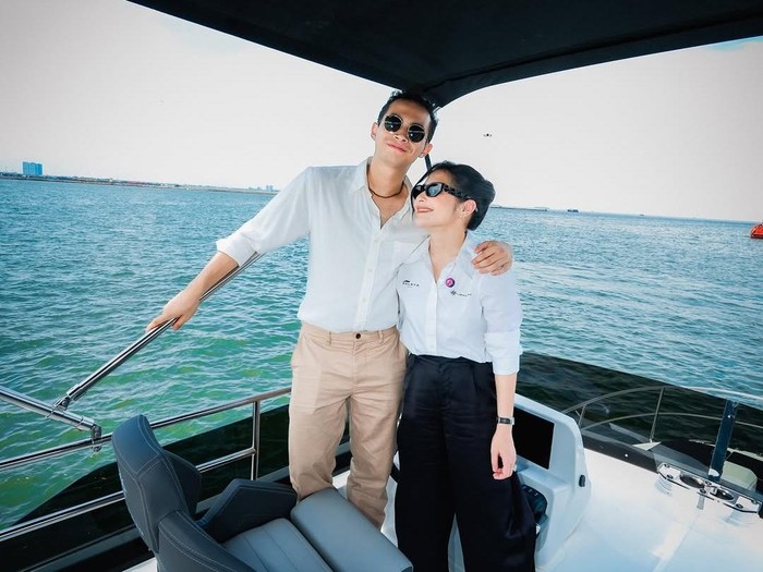 Prilly Latuconsina dan pacarnya Omara.