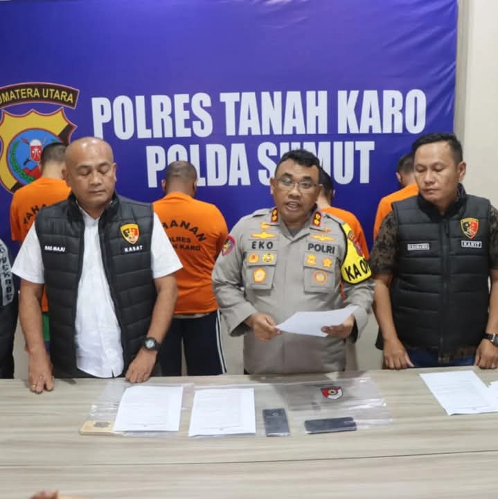 Kapolres Tanah Karo AKBP Eko Yulianto didampingi Kasat Reskrim AKP Rasmaju Tarigan dan Kanit PPA Ipda Sofian A Damanik.