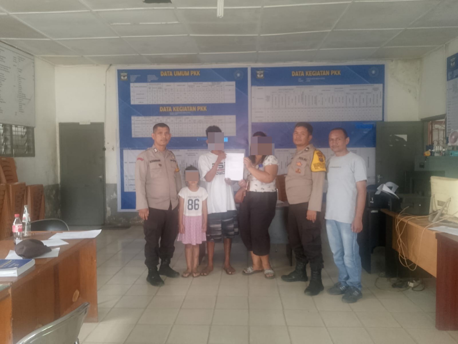 Kasus suami tikam istri berakhir damai di kantor poliai.