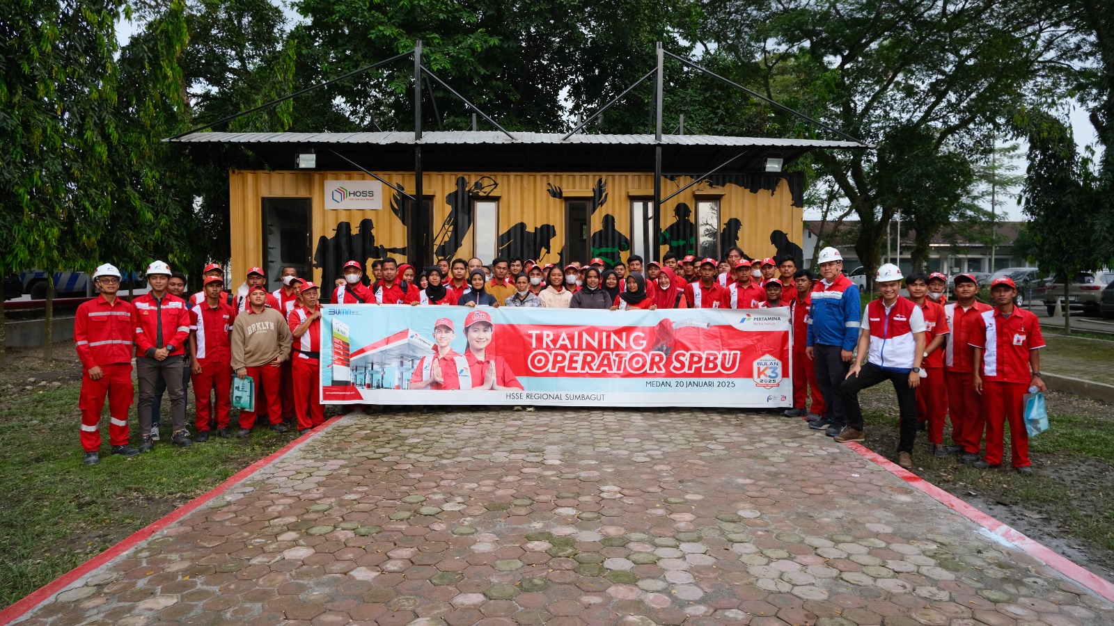 PT Pertamina Patra Niaga Regional Sumbagut menyelenggarakan pelatihan aspek Health, Safety, Security and Environment (HSSE) kepada operator dan pengawas Stasiun Pengisian Bahan Bakar Umum (SPBU).