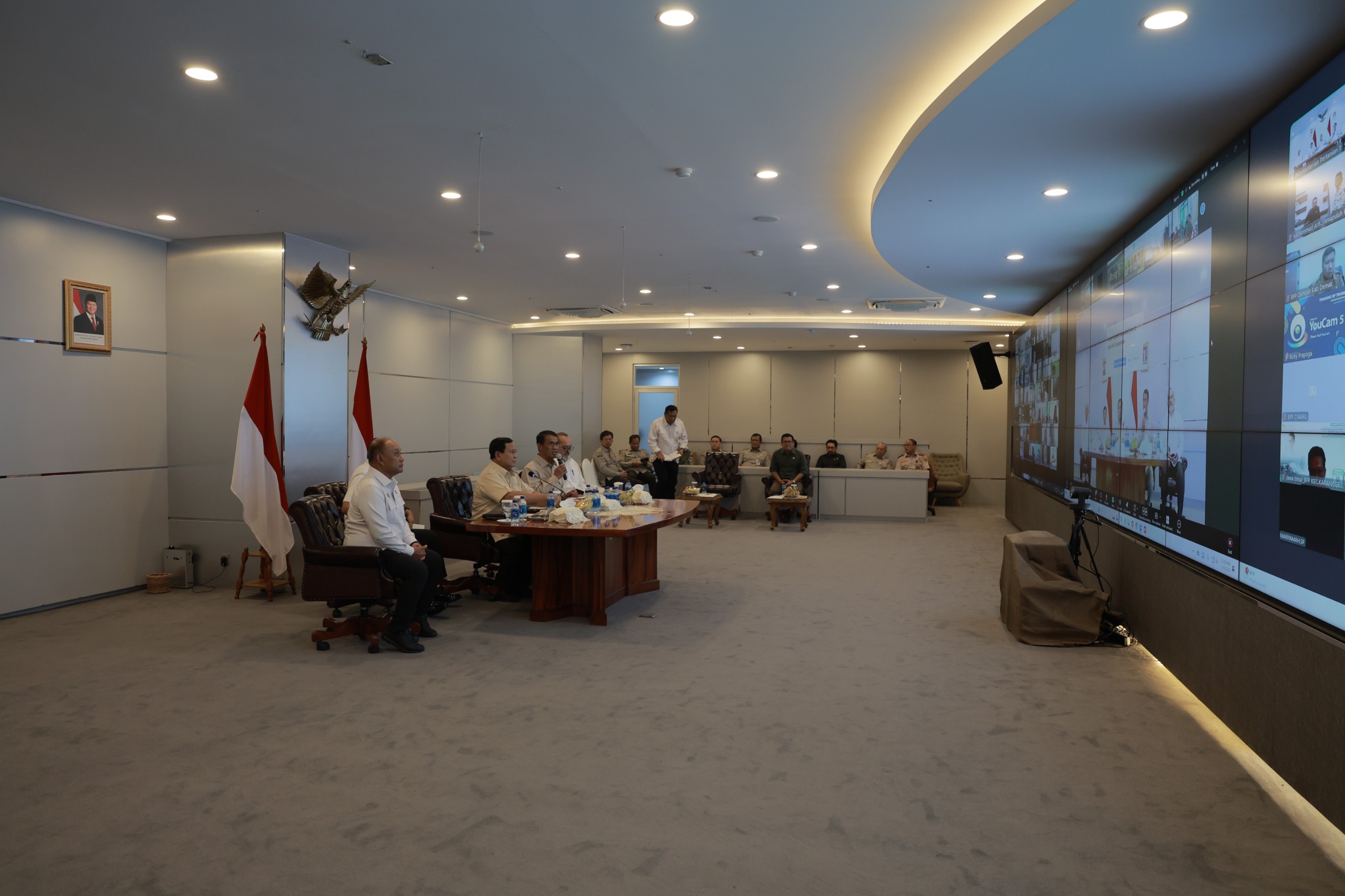 Prabowo saat melakukan inspeksi dadakan atau sidak ke Kementerian Pertanian, Jakarta Selatan, Senin (3/2).