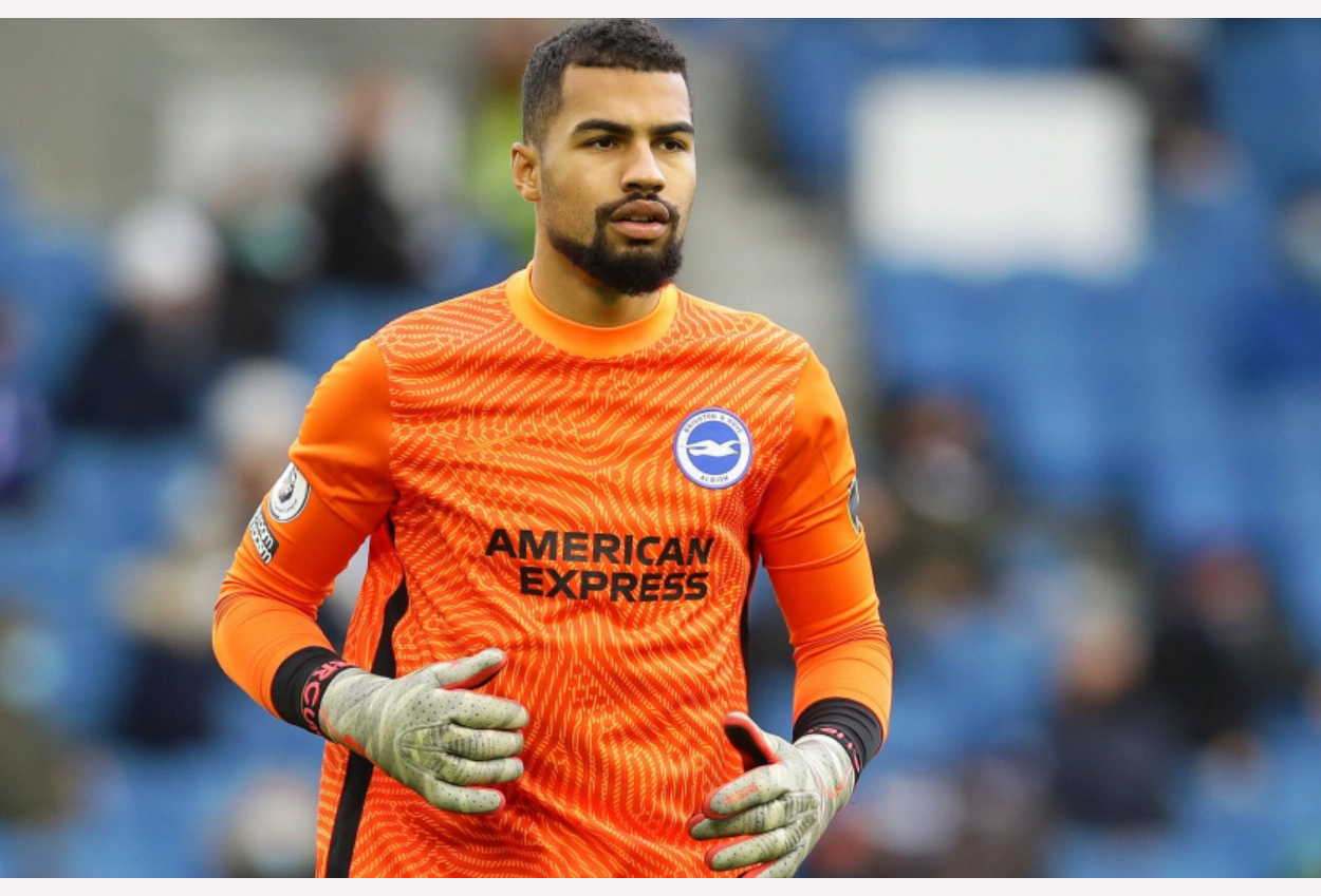 Robert Sanchez tampil buruk saat melawan Manchester City.