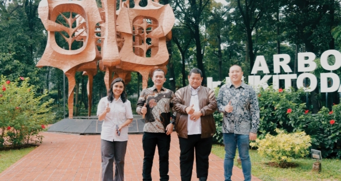 Dirjen Planologi Kehutanan dan Tata Lingkungan Ade Tri Ajikusumah bersama Tim Bepem Perda DPRDSU.