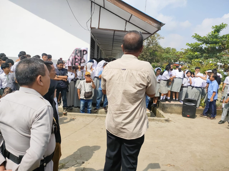 Demo siswa SMAN 1 Tanah Jawa Kabupaten Simalugun.