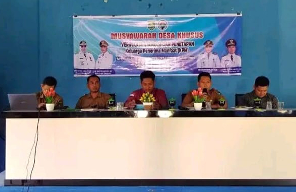 Pemerintah Desa Resam Lapis, Bengkalis, Riau, menggelar Musyawarah Desa (MUSDes) untuk menetapkan Keluarga Penerima Manfaat (KPM) Bantuan Langsung Tunai (BLT).