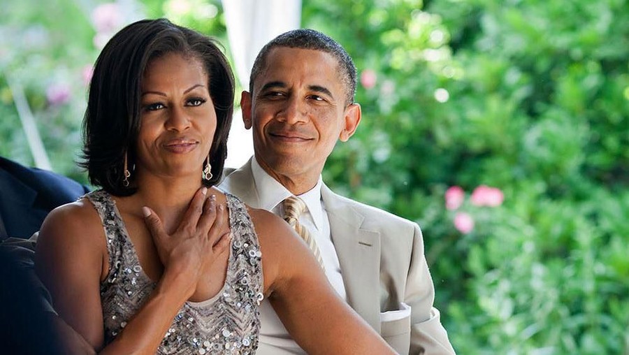 Mantan Presiden Amerika Serikat Barack Obama dan istrinya, Michelle Obama