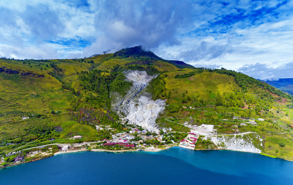 Gunung Pusuk Buhit, Samosir.