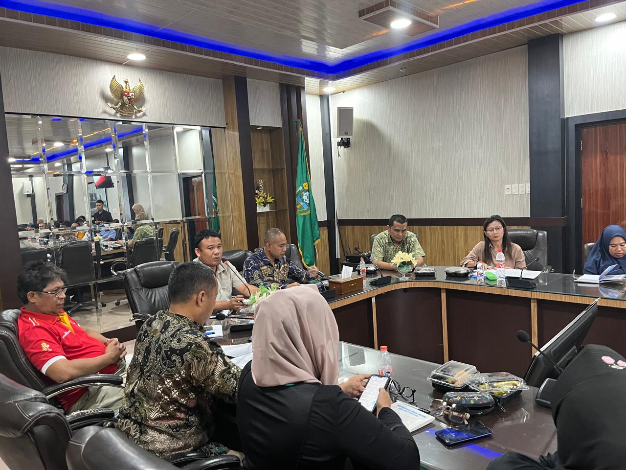 Suasana rapat perdana Pengprov Persani Sumut periode 2025-2029 yang dipimpin Mahfullah Pratama Daulay didampingi sekretaris, Budi Syahputra di Aula Dispora Sumut, Jumat (7/2/2025).