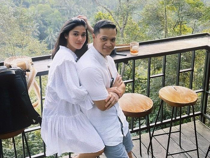 Naysila Mirdad dan Arfito Hutagalung