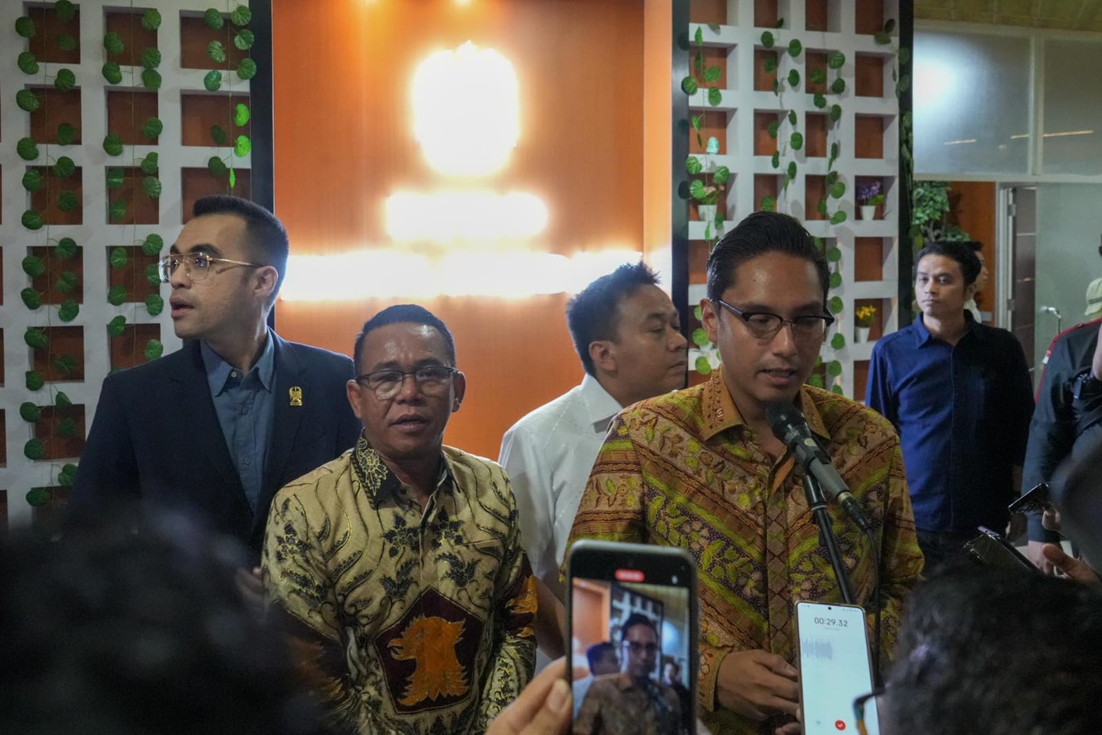 Rico Tri Putra Bayu Waas dan Zakiyuddin Haharap diumumkan sebagai pasangan calon Wali Kota dan Wakil Wali Kota Medan terpilih untuk periode 2025-2030.