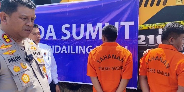 Kedua pelaku yang diamankan adalah seorang pemodal berinisial AF dan operator alat berat berinisial AT.