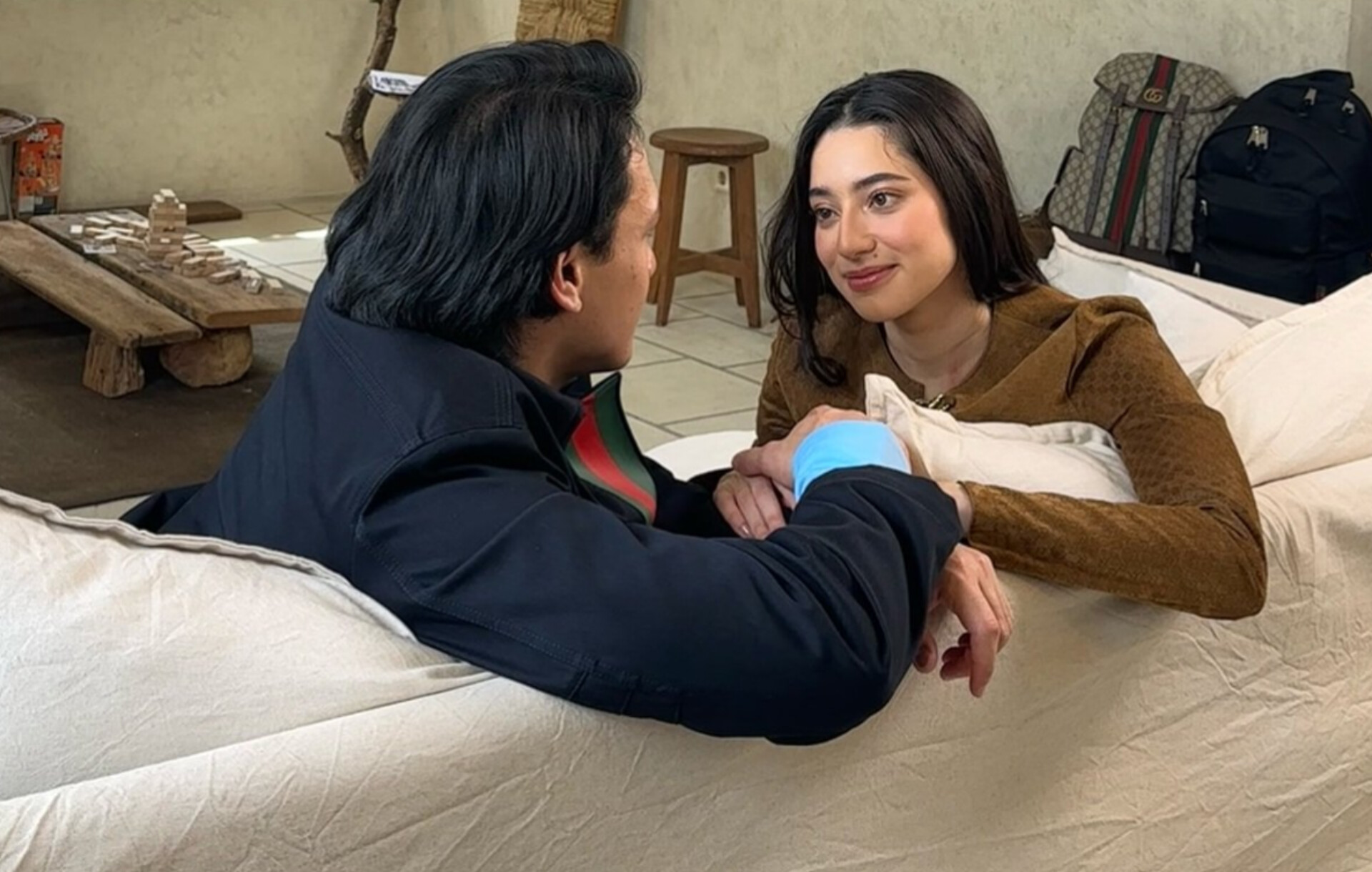 Aktor Jefri Nichol mesra dengan selebgram asal Malaysia, Ameera Khan.