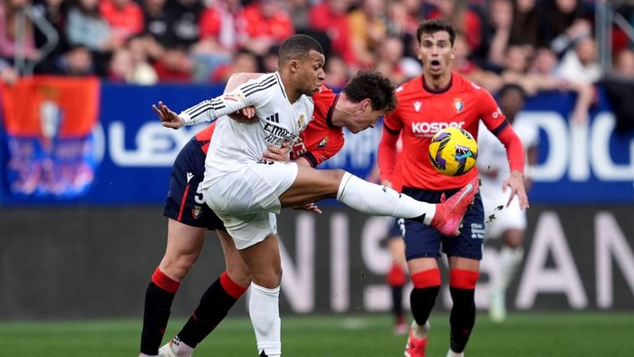 Real Madrid ditahan Osasuna 1-1 dalam lanjutan Liga Spanyol, di Stadion El Sadar, Sabtu (15/2/2025).