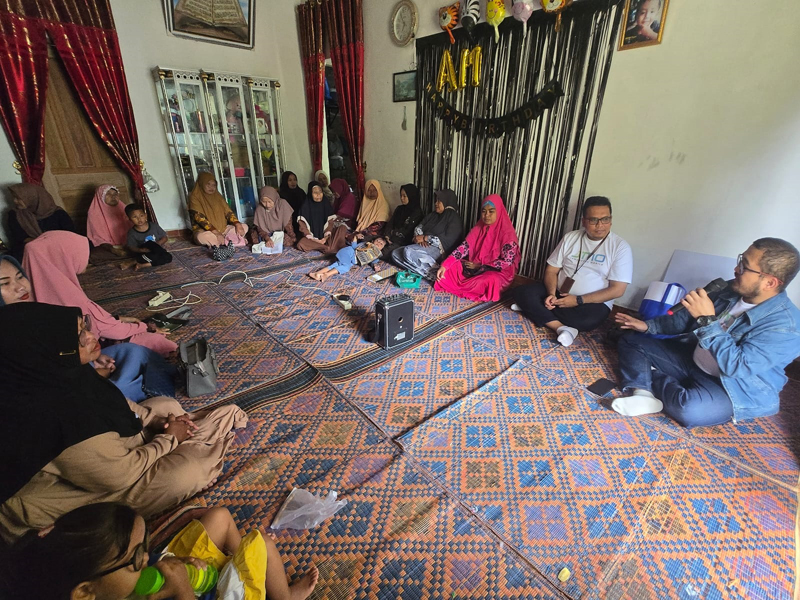 Kegiatan sosialisasi manfaat Program BPJS Ketenagakerjaan kepada ibu-ibu pengajian di Desa Bahung Sibatu-Batu, Kecamatan Sei Dadap, Asahan.