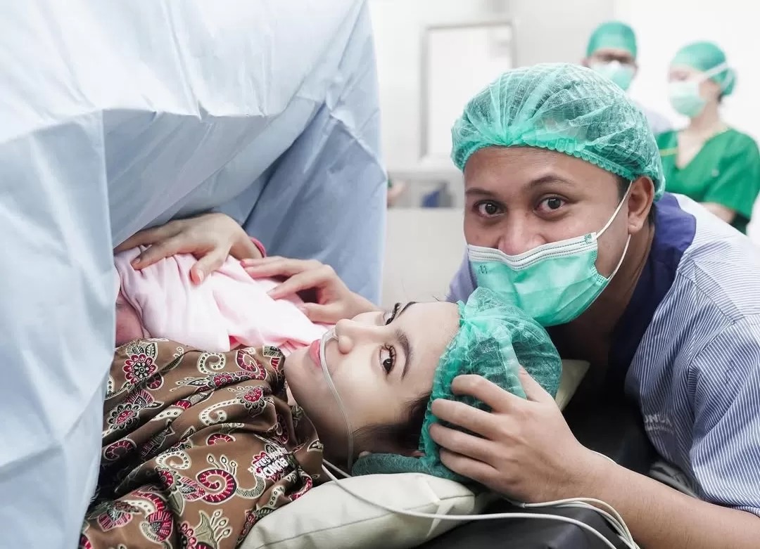 Rizky Febian Mahalini punya anak pertama.