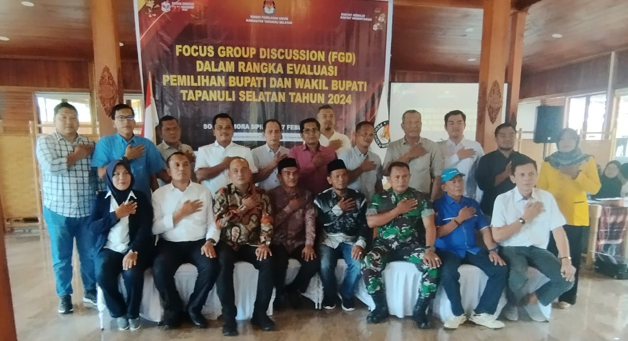 Peserta Forum Group Diskusi yang digelar Komisi Pemilihan Umum (KPU) Kabupaten Tapanuli Selatan di Sopo Namora.