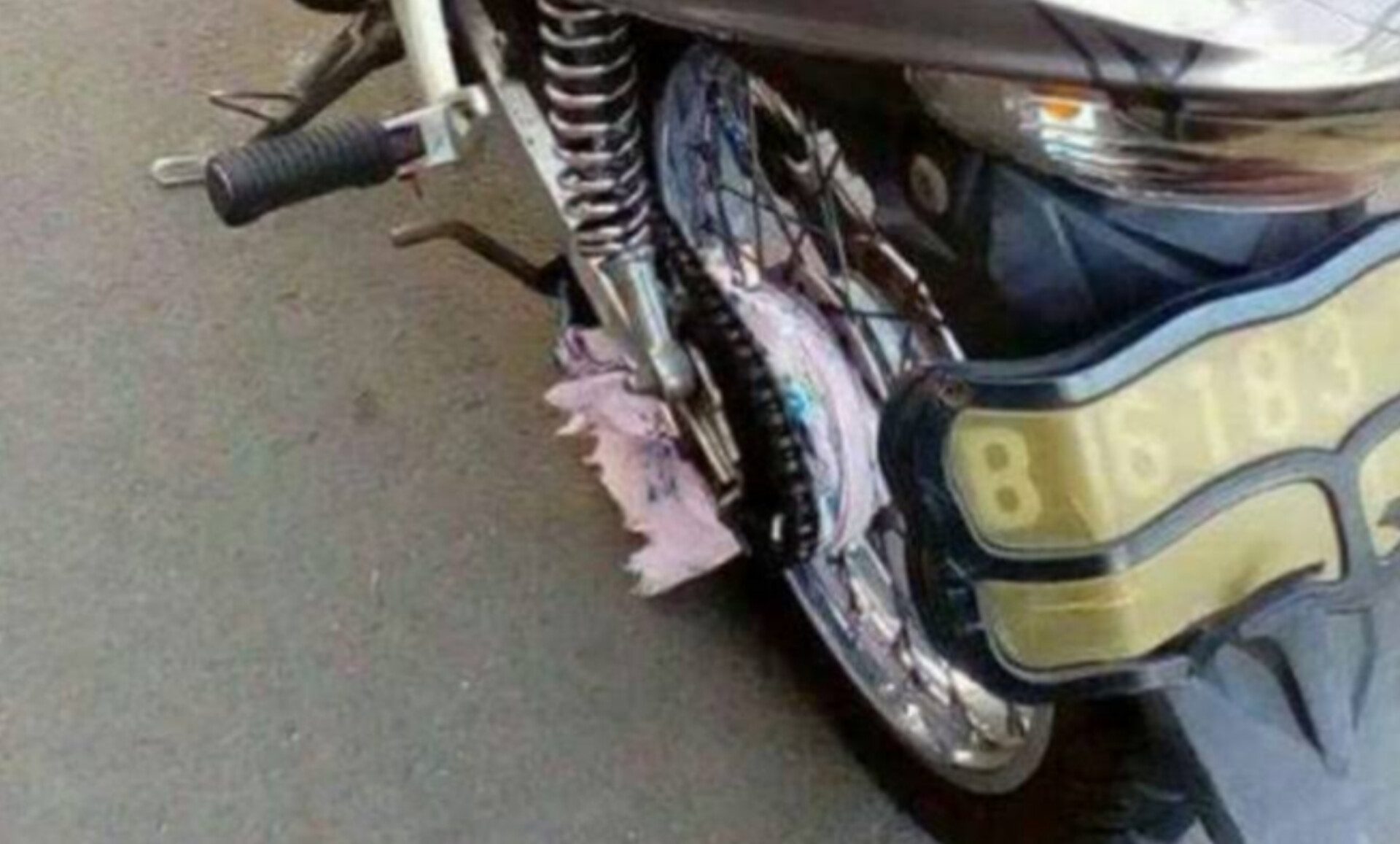 Rok tersangkut gear motor - Ilustrasi.