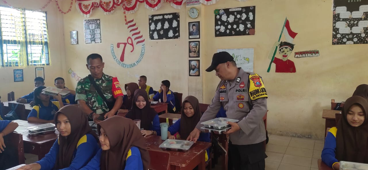 Polres Sibolga dukung program makanan bergizi gratis SD dan SMP di Kota Sibolga.