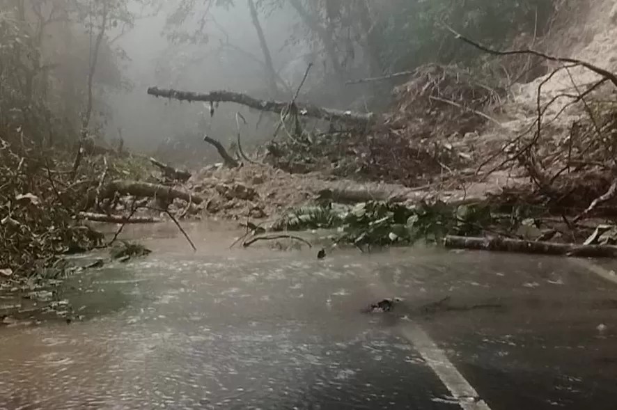Kawasan wisata Danau Toba di Silalahi, Kecamatan Silahisabungan Kabupaten Dairi diterjang banjir bandang, Selasa (25/2) pagi.