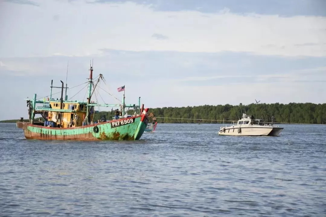 Kapal asing illegal fishing di perairan Indonesia.