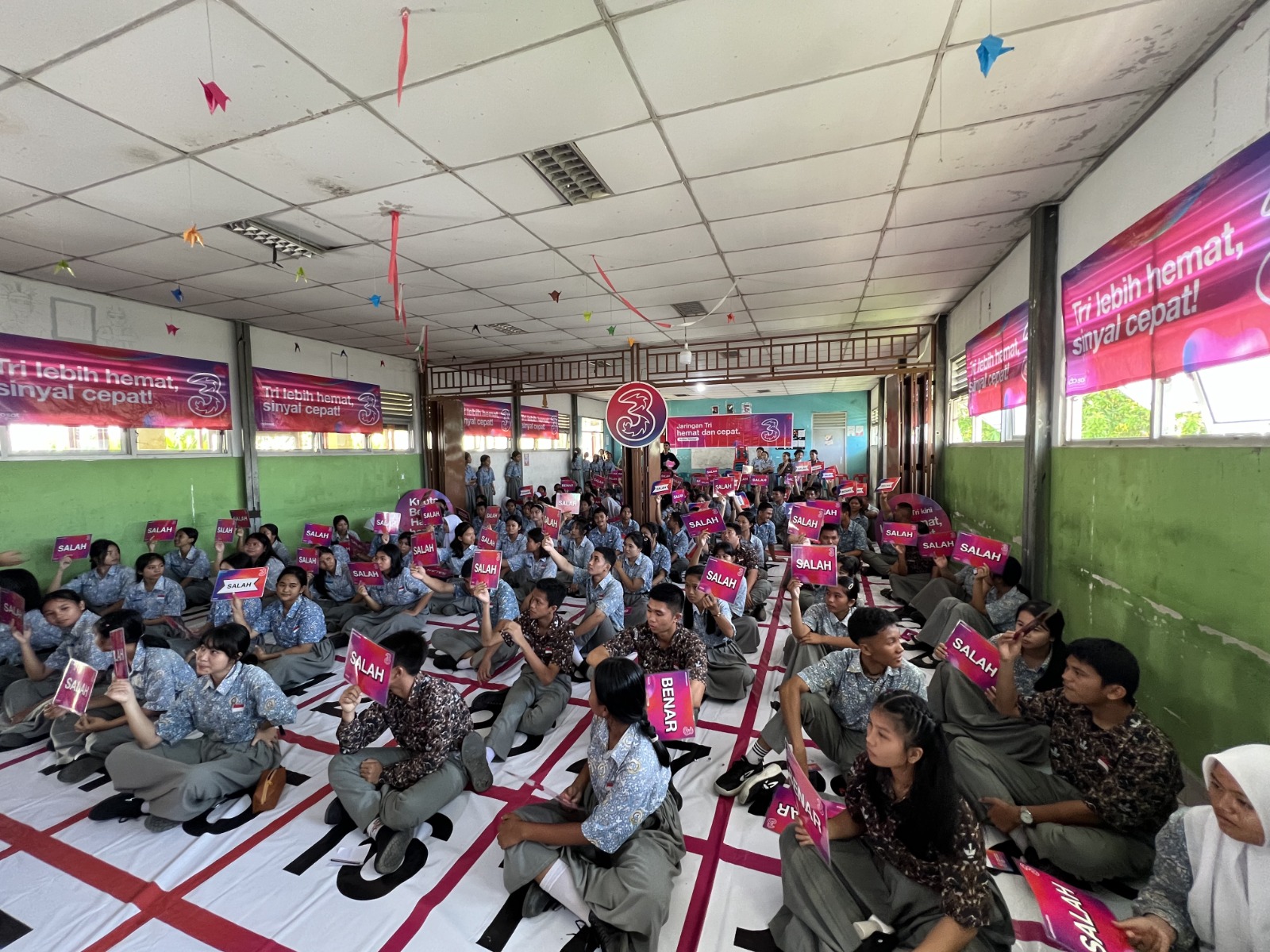 Tri Goes to School di Nias Selatan, Sumatra Utara.