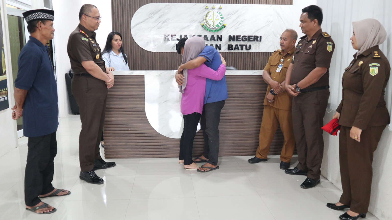 Ibu dan anak berdamai di Kejaksaan Negeri Labuhanbatu