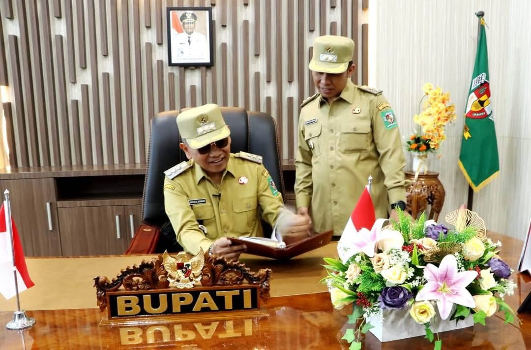 Bupati Simalungun Anton Achmad Saragih dan Wakil Bupati Simalungun Benny Gusman Sinaga.