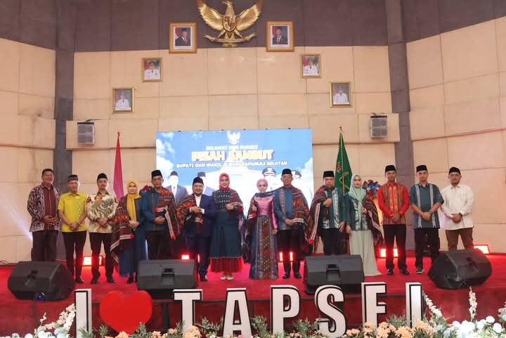 H Gus Irawan Pasaribu berjanji akan sumbangkan seluruh gaji pokoknya sebagai Bupati Tapsel periode 2025-2030.