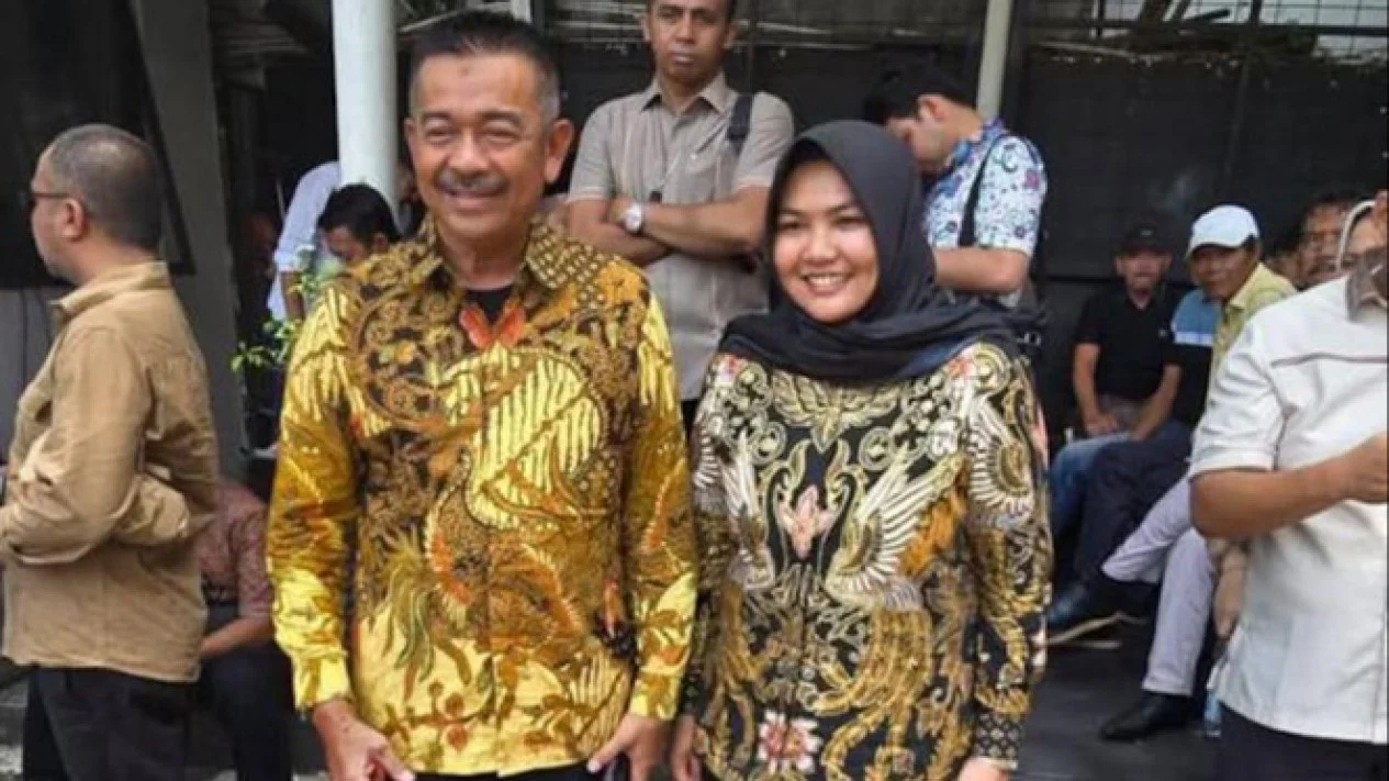 Bupati dan Wakil Bupati Madina terpilih, pasangan Saipullah Nasution-Atika Azmi Utammi Nasution.