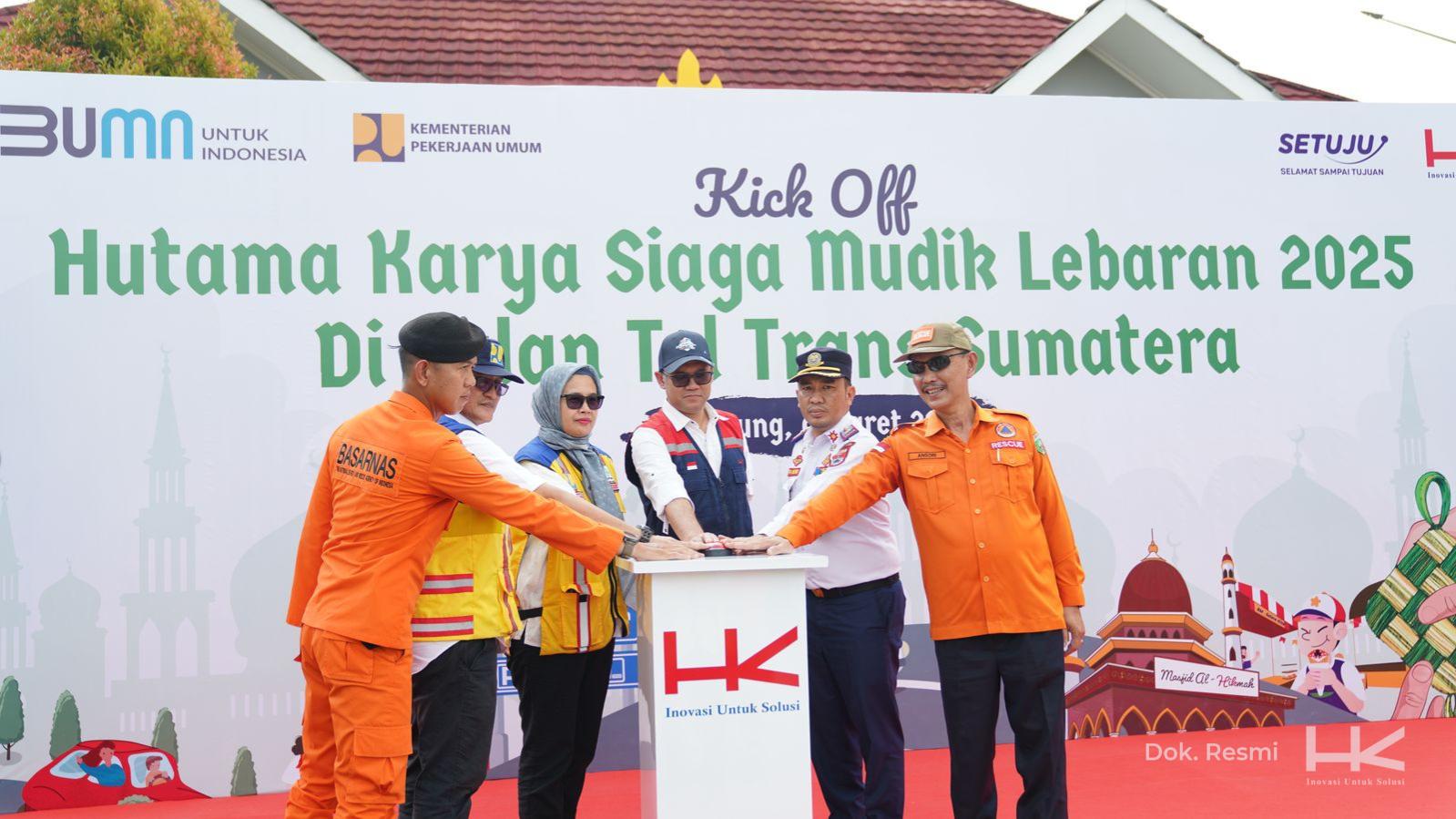 PT Hutama Karya (Persero) menggelar Apel Siaga dan pengukuhan Tim Satuan Tugas (Satgas) Mudik 2025 pada Kamis (6/3).