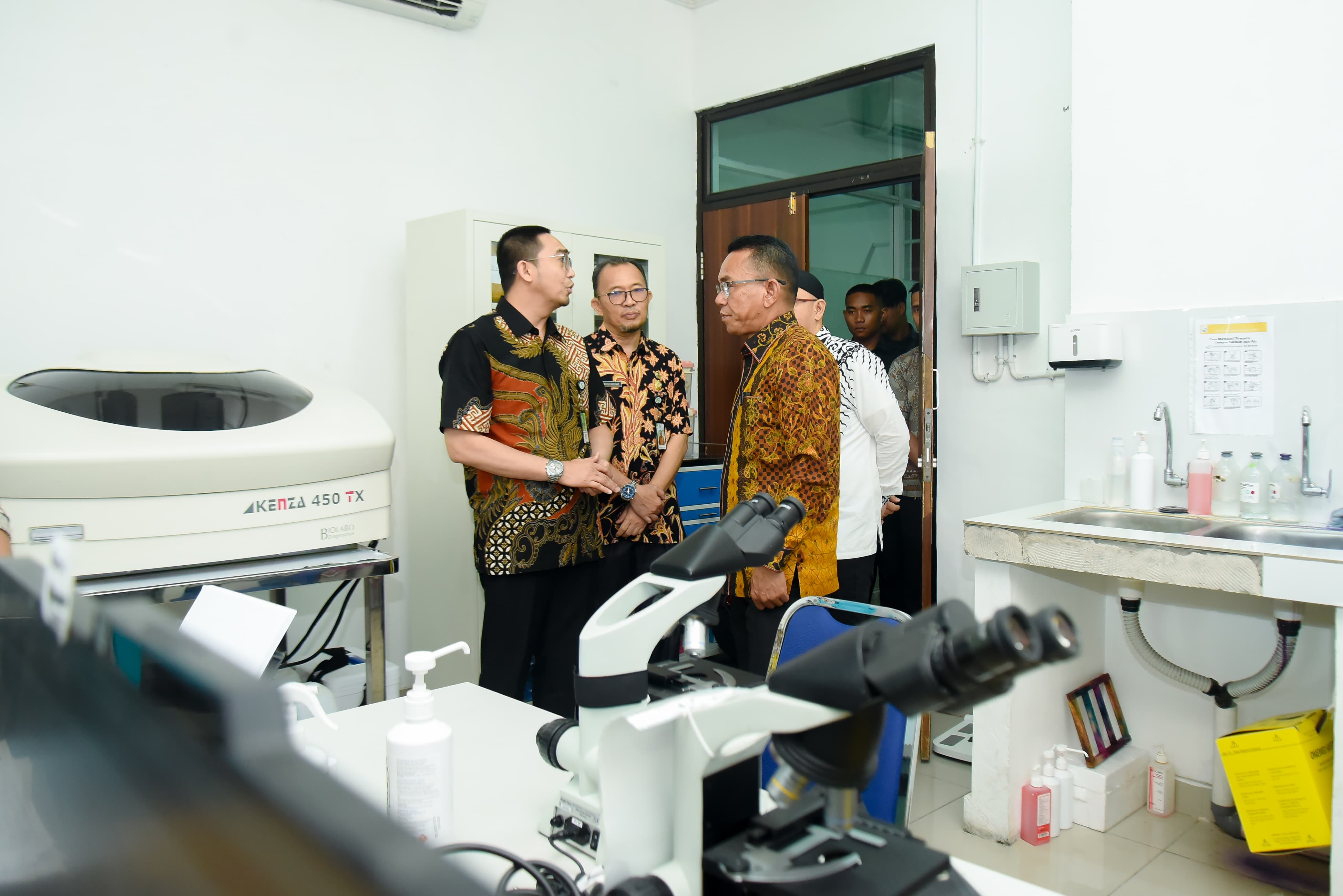 Wakil Wali Kota Medan H. Zakiyuddin Harahap meninjau RSUD Bachtiar Djafar di Kecamatan Medan Labuhan, Kamis (6/3/2025), untuk memastikan pelayanan kesehatan bagi warga Medan bagian utara.