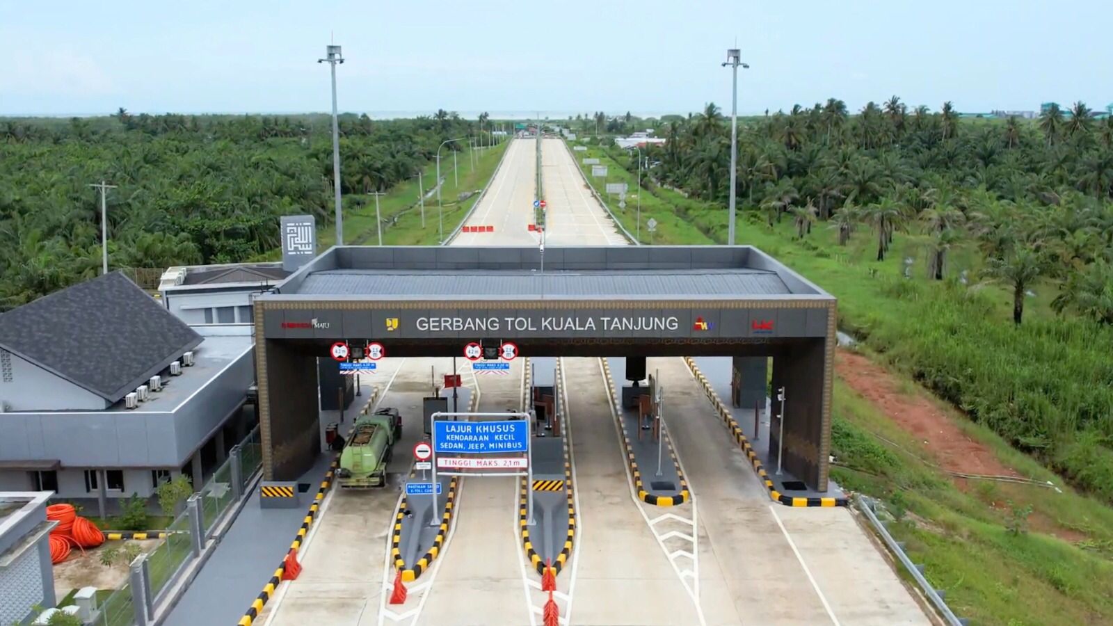 Ruas Jalan Tol Kuala Tanjung &ndash; Indrapura sepanjang 10,15 km akan resmi beroperasi tanpa tarif mulai Minggu, 9 Maret 2025 pukul 07.00 WIB.