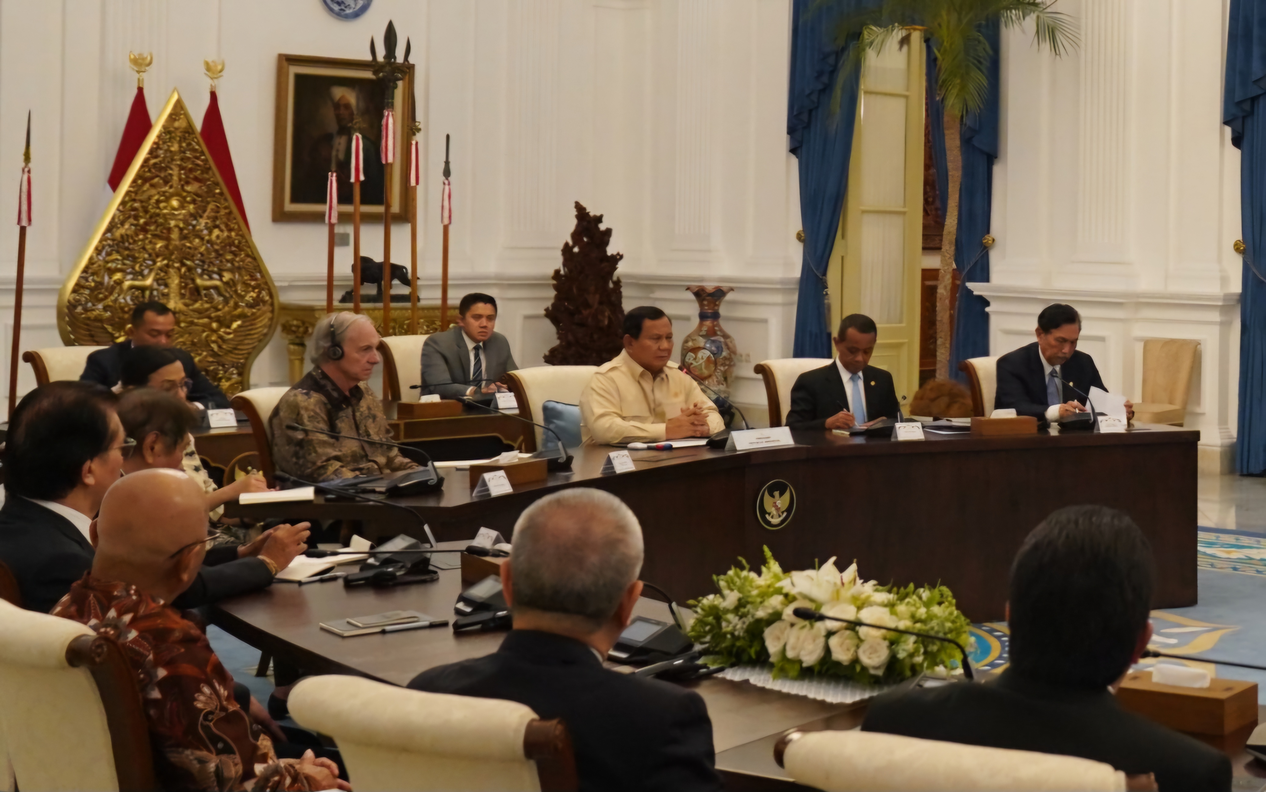Presiden RI Prabowo Subianto mengundang investor legendaris asal AS, Ray Dalio, serta sejumlah pengusaha ternama Indonesia.