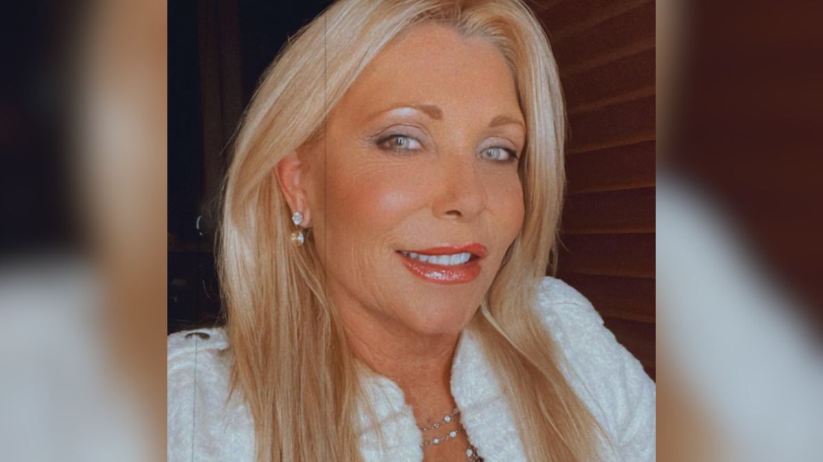 Pamela Bach, aktris yang dikenal lewat serial Baywatch, ditemukan meninggal dunia di rumahnya di Hollywood Hills pada Rabu (5/3/2025).