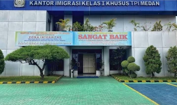 Suasana Kantor Imigrasi Kelas I Khusus TPI Medan di Jalan Gatot Subroto.