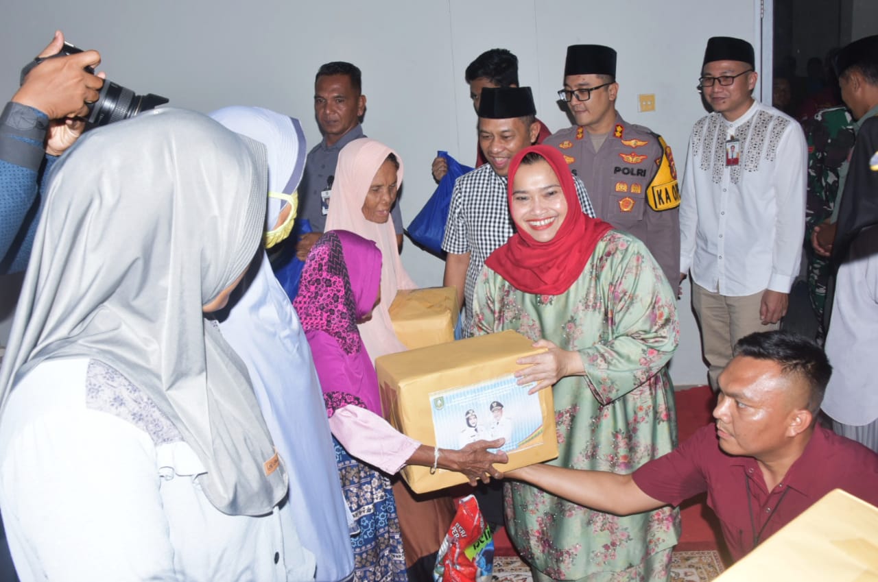 Bupati Bengkalis, Kasmarni saat kegiatan Safari Ramadan di Kecamatan Pinggir, Kamis (13/3/2025).