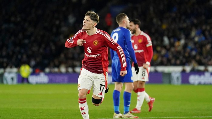 Alejandro Garnacho mencatatkan namanya di papan skor untuk membawa MU pulang dengan kemenangan 3-0.