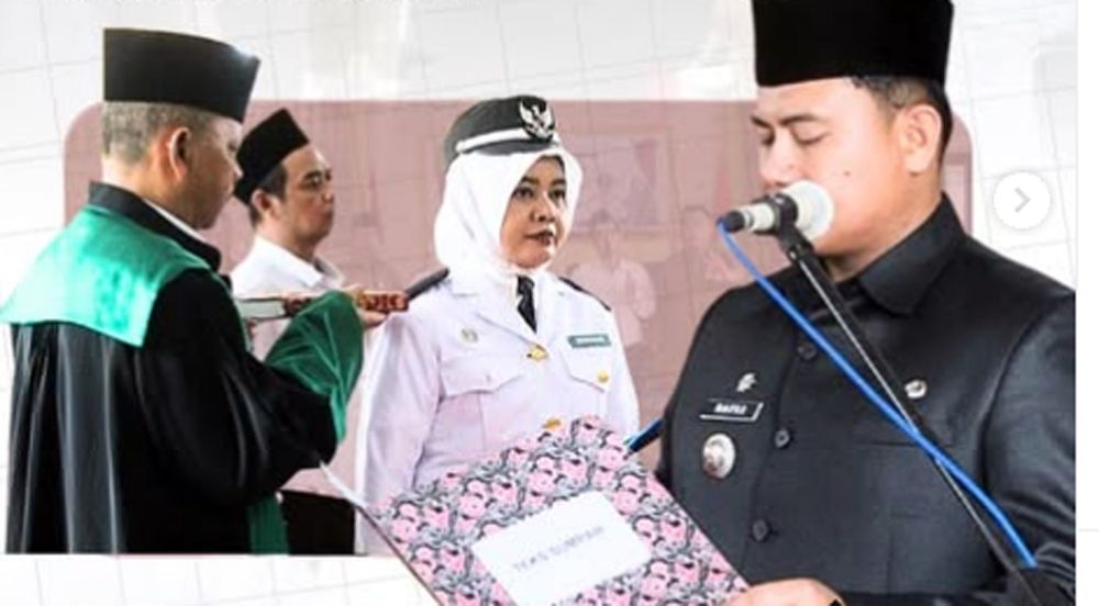 Camat Bantan, Rafli Kurniawan, melantik Ners Harmidayanti, sebagai Pejabat Kepala Desa Bantan Tua.