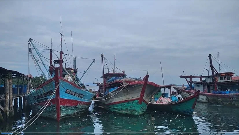 Kapal-kapal nelayan di Kota Sibolga. Melayan terancam tidak melaut karena kelangkaan solar bersubsidi.