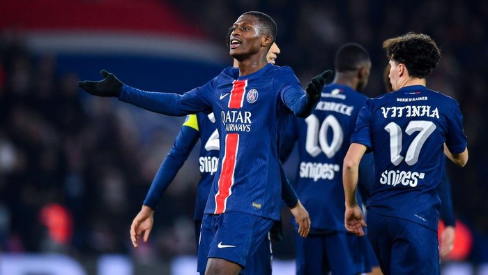 Paris Saint-Germain mengalahkan Olympique Marseille dalam duel Le Classique 3-1.