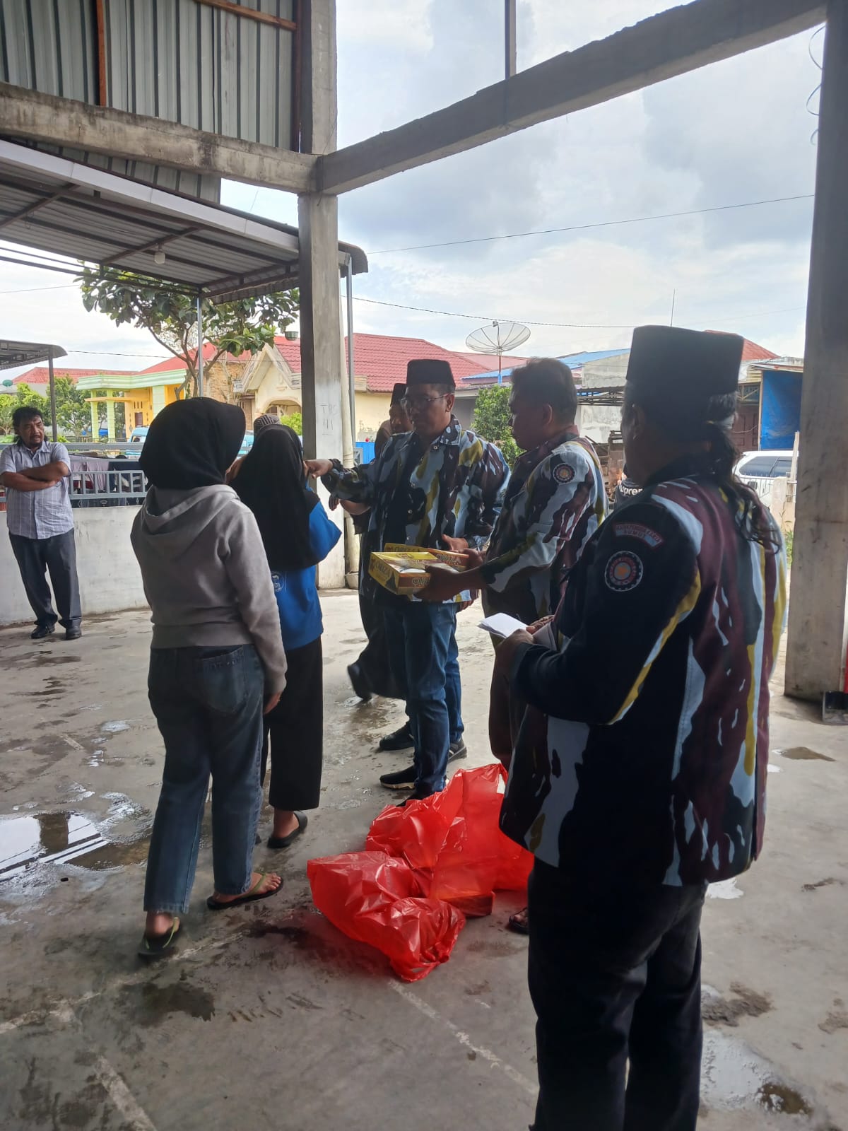 Keluarga Besar DPD IPK Kabupaten Karo Santuni Anak Yatim-Piatu.