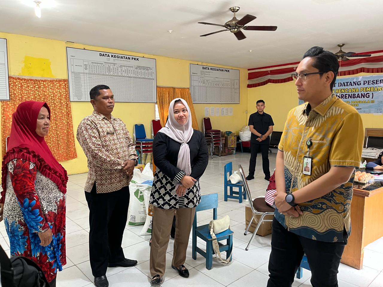 Wali Kota Medan Rico Waas saat sidak ke Kantor Kelurahan Tegal Sari Mandala III mendapati lurah belum masuk kantor hingga siang.