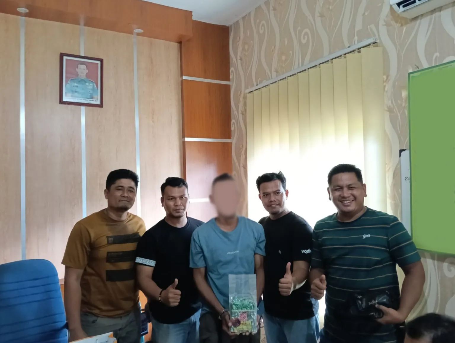 HEF alias A (37), warga Kampung Banjar, Desa Tanjung Pasir, Kecamatan Kualuh Selatan, pemilik 1 kg narkotika jenis sabu.