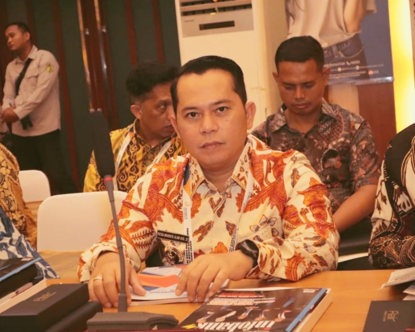 Bupati Padanglawas, Putra Mahkota Alam Hasibuan.