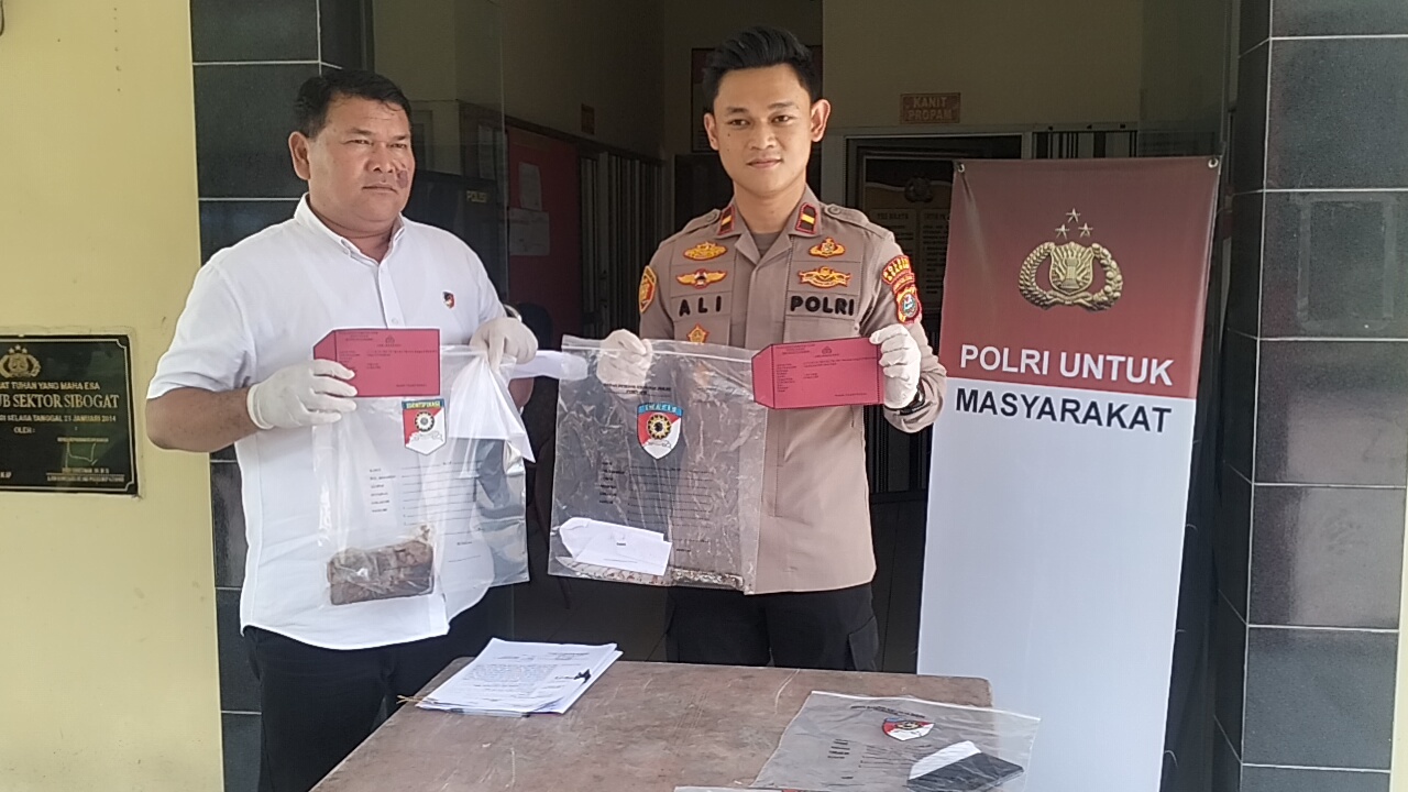 Kapoksek Kota Kisaran Ipda Ali Al Ashgor menuturkan kemungkinan adanya cekcok dalam rumah tangga, dalam kasus penemuan mayat membusuk.